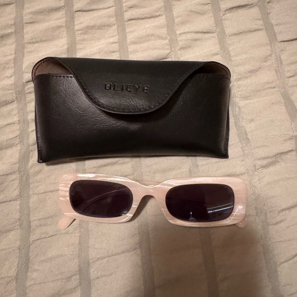 Olieye Pink Sunglasses with Black Case